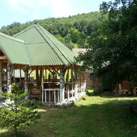 Staparski Sorrento Lodge *