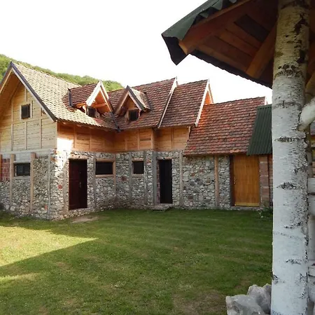 Staparski Sorrento Lodge *